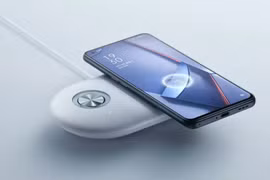 Sạc nhanh không dây 40W của OPPO làm chai pin nhanh hơn