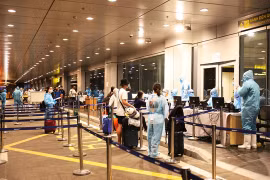 161 công dân Việt Nam trở về từ Mỹ âm tính lần 1 với virus SARS-CoV-2