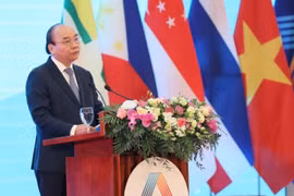 Thủ tướng Nguyễn Xuân Phúc: ‘ASEAN hoạt động dựa trên luật lệ, bình đẳng, luôn giữ vững vai trò trung tâm khu vực’
