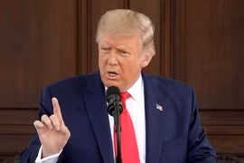 Tổng thống Trump cảnh báo các công ty làm ăn với Trung Quốc