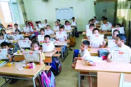 Quy định mới về đánh giá học sinh tiểu học: Có ngăn chặn mưa giấy khen vào cuối năm học?