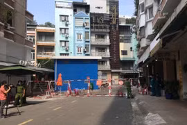 Phong tỏa chung cư Sư Vạn Hạnh vì có người dương tính với SARS-CoV-2