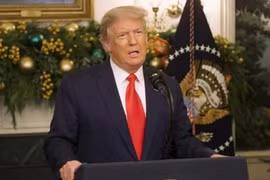 Ông Trump ký dự luật tài trợ cho chính phủ và cứu trợ COVID-19