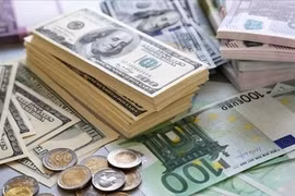 Tỷ giá ngoại tệ hôm nay (12/8): Đồng USD giảm mạnh trở lại