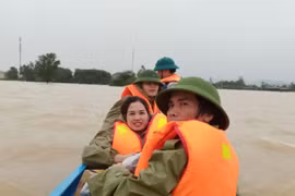 Phóng viên Báo Hà Tĩnh tác nghiệp trong lũ lụt: Mệnh lệnh từ trái tim