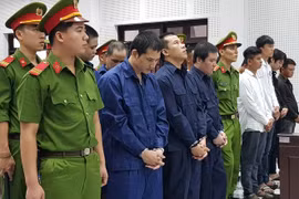 Kẻ đâm chết người đưa nạn nhân đi cấp cứu lĩnh án chung thân