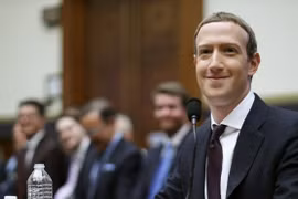 Guardian: "Facebook là một khẩu súng không được cấp giấy phép sử dụng"