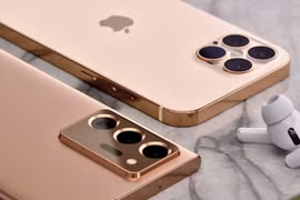 Lộ diện hình ảnh concept iPhone 12 Pro và Galaxy Note 20 Ultra với thiết kế tuyệt đẹp