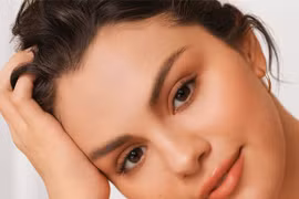 Selena Gomez lần đầu diện bikini hé lộ vết sẹo dài là di chứng phẫu thuật ghép thận