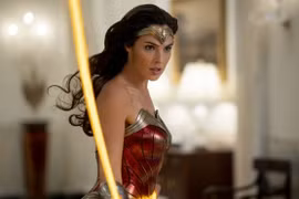 Wonder Woman 1984: Xứng tầm bom tấn dù có hơi hướng giáo điều