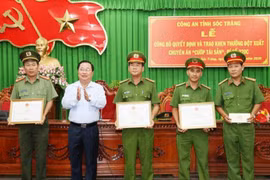 Sóc Trăng: Khen thưởng tập thể và cá nhân có thành tích phá nhanh vụ án giả công an đi cướp