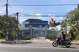 Bạc Liêu: Bị kỷ luật cảnh cáo vẫn ký quyết định khen thưởng cho chính mình