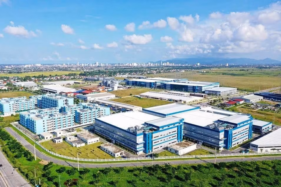 Khu Công nghiệp VSIP Nghệ An là KCN hiện đại thu hút rất nhiều nhà đầu tư từ nước ngoài đến đầu tư sản xuất, thuê đất, xưởng