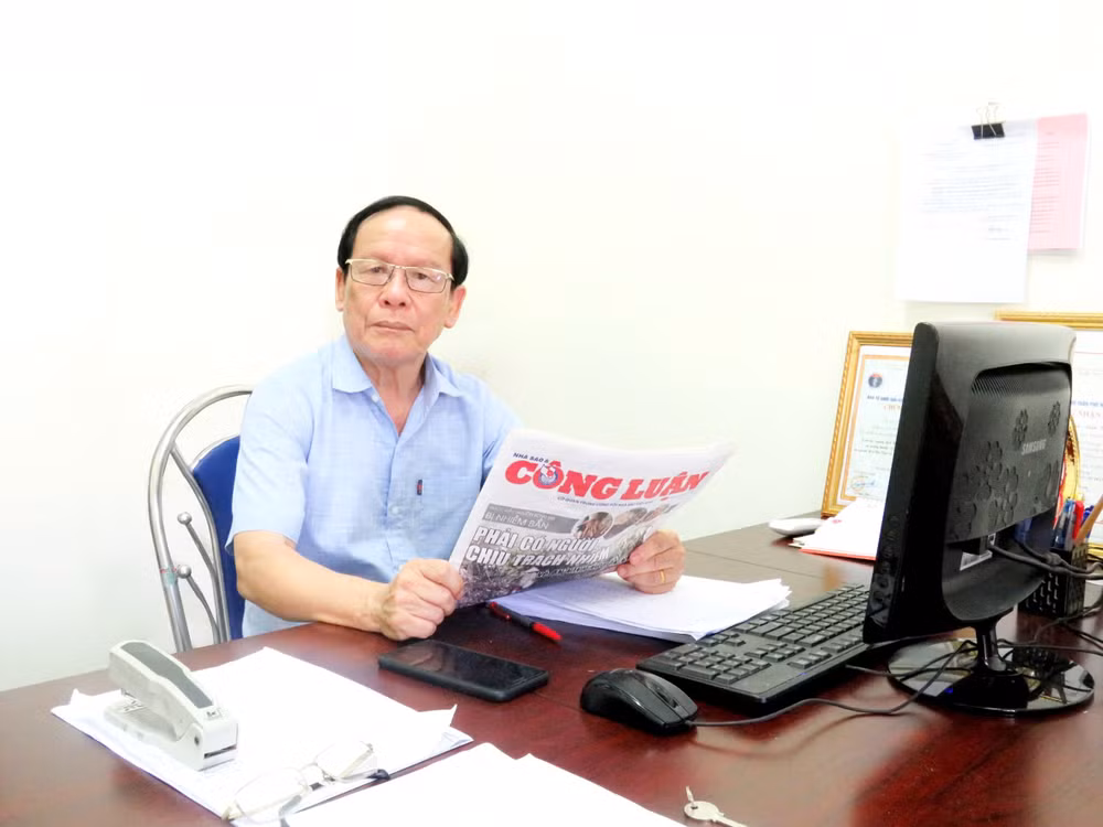 Nhà báo Nguyễn Khắc Hiển