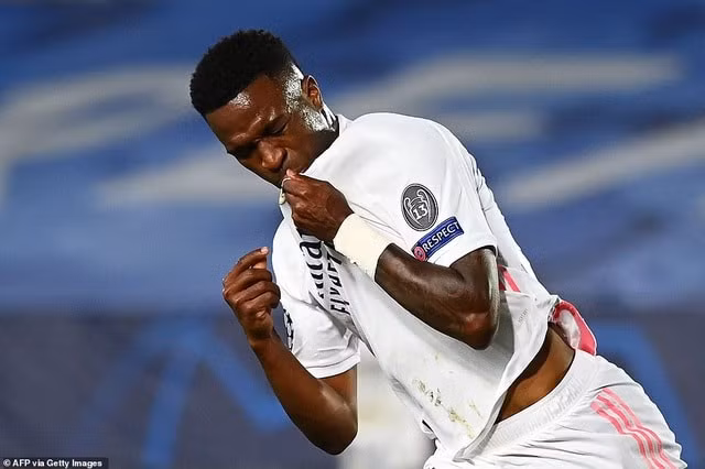 Vinicius hoàn tất cú đúp giúp Real Madrid dẫn 3-1 ở đầu hiệp 2. Ảnh: internet