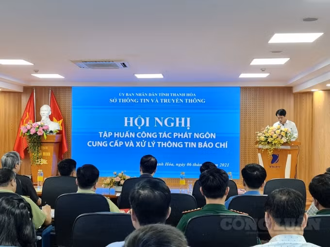 Ông Đào Xuân Yên - Trưởng ban Tuyên giáo Tỉnh ủy Thanh Hóa phát biểu khai mạc hội nghị
