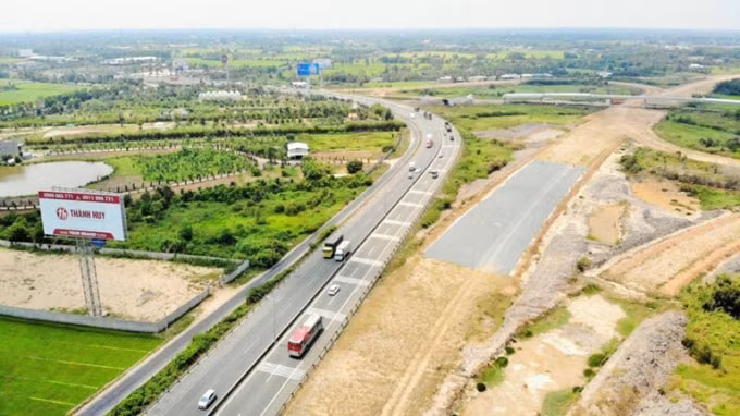 Luật PPP được ban hành đã tạo một khuôn khổ pháp lý chung, có hiệu lực cao, lâu dài, ổn định hơn cho việc thực hiện các dự án PPP tại Việt Nam. Tuy nhiên, trong phạm vi của Luật chưa thể quy định chi tiết một số nội dung và đảm bảo tính linh hoạt trong điều hành. Ảnh minh họa
