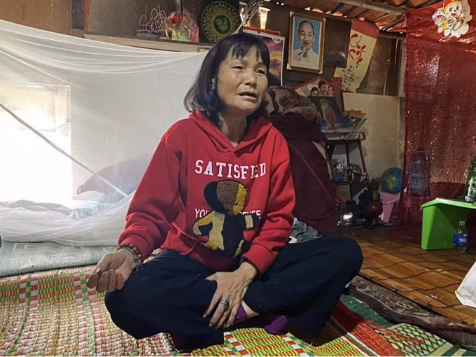 Vợ chồng Bà Thu đã sống trong căn nhà “tự chế” suốt 30 năm ròng.