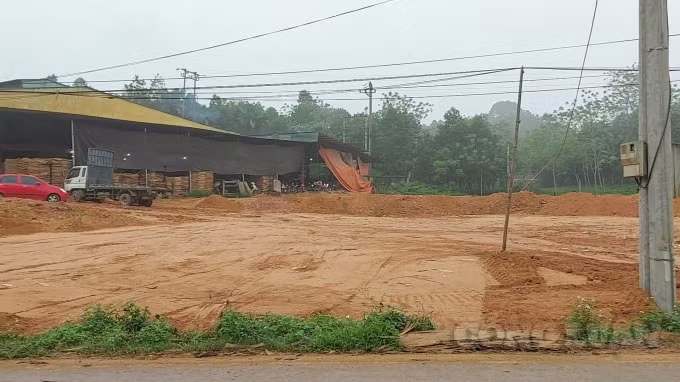 Nhiều nhà xưởng xây dựng và san lấp có dấu hiệu trái phép trên đất nông nghiệp với quy mô lớn
