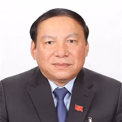 Ủy viên Trung ương Đảng, Bộ trưởng Bộ Văn hóa Thể thao và Du lịch Nguyễn Văn Hùng (Sinh năm 1961, quê quán Quảng Trị). Chức vụ trước: Thứ trưởng Bộ Văn hóa Thể thao và Du lịch.