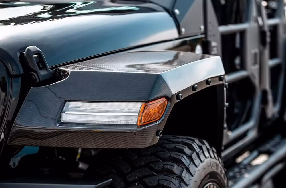 Jeep Wrangler sở hữu gói độ thân rộng tới từ hãng độ Liberty Walk. Ảnh: Liberty Walk