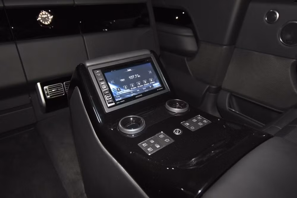 Range Rover SVAutobiography 2020. Ảnh: TL