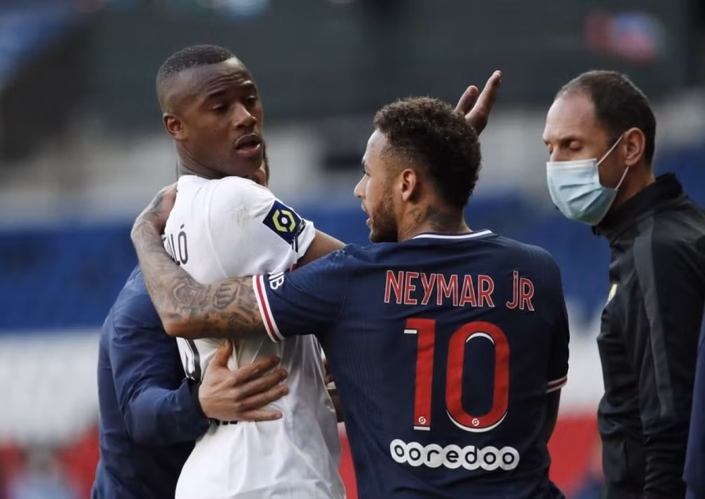 Dù thi đấu ở vị trí tiền đạo nhưng Neymar đã phải nhận đến 11 thẻ đỏ trong hơn 10 năm thi đấu bóng đá đỉnh cao. Ảnh: Getty