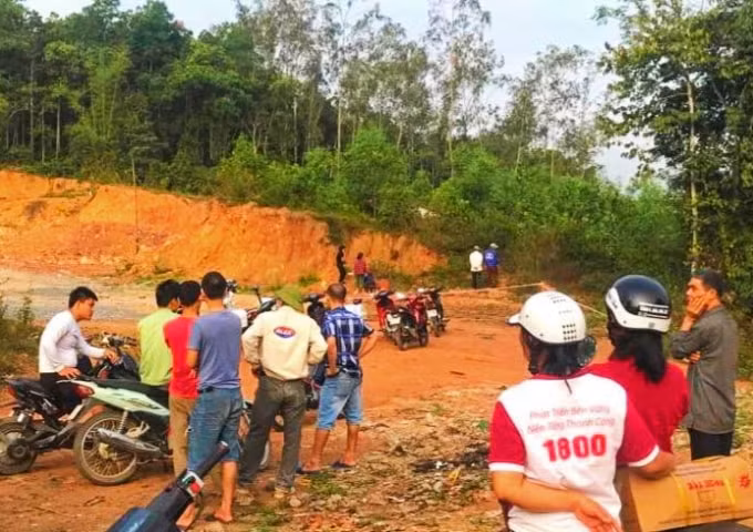 Khu vực đồi cây phát hiện thi thể nam giới phân hủy mạnh
