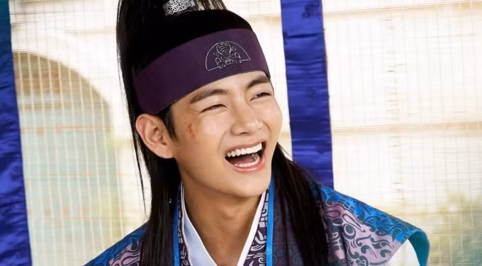 Vai diễn của V (BTS) trong Hwarang khiến anh vụt sáng trên màn ảnh.