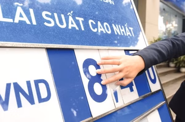 Trong quý I/2021, lãi suất tiền gửi tại một số ngân hàng thương mại tăng giảm từ trong biên độ 0,1 đến 0,4%