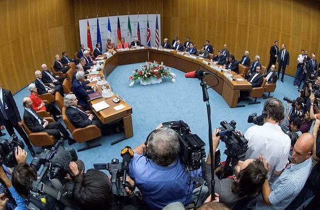 Iran và sáu cường quốc lớn trên thế giới gặp nhau trong phiên họp toàn thể tại tòa nhà Liên hợp quốc ở Vienna, Áo ngày 14 tháng 7 năm 2015 - Ảnh: REUTERS