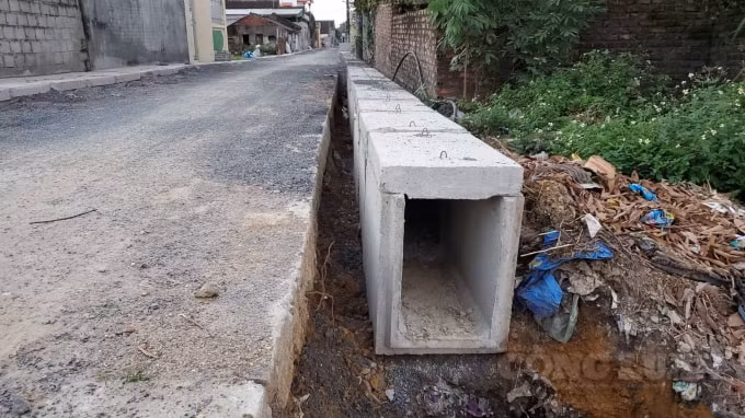 Với tổng chiều dài hệ thống thoát nước hơn 1.300m, khối lượng vật liệu bị 