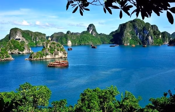 Vịnh Hạ Long (Quảng Ninh) hai lần được vinh danh là Di sản thiên nhiên thế giới. (Ảnh: TL)