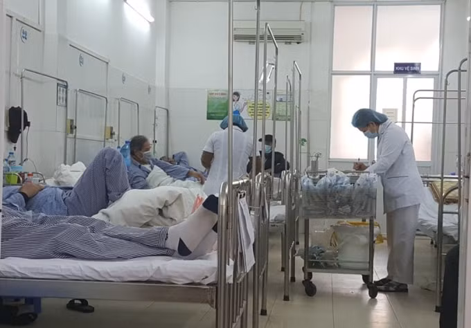 Thời gian qua, tại các tỉnh, thành dịch sốt xuất huyết có diễn biến bất thường, số bệnh nhân nhập viện tăng cao. Ảnh: TL