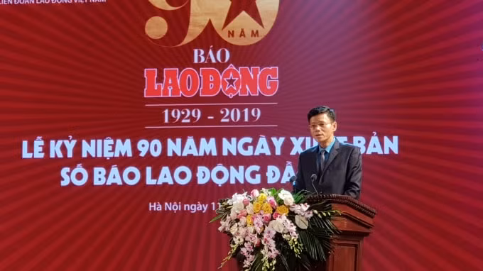 Đồng chí Nguyễn Ngọc Hiển - Ủy viên Đoàn Chủ tịch Tổng Liên đoàn Lao động Việt Nam, Tổng Biên tập báo Lao Động phát biểu tại lễ kỷ niệm. Ảnh: Hoàng Huy