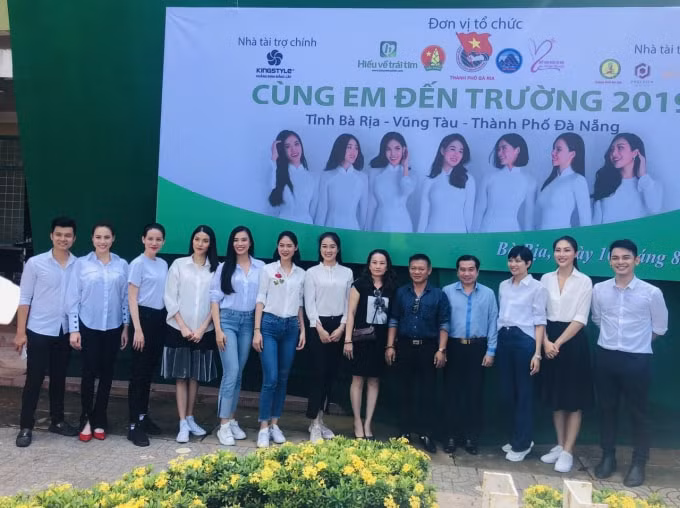 Ban tổ chức 