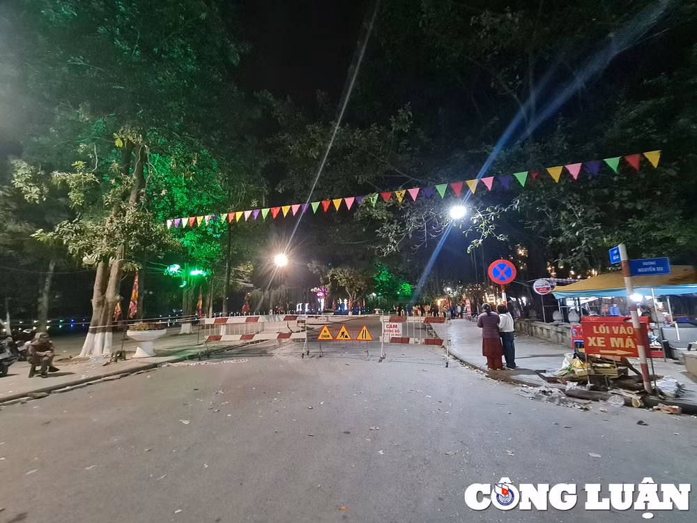 chinh quyen tao dieu kien to chuc trong giu xe thu phi trai quy dinh quanh den tran den mau hinh 5