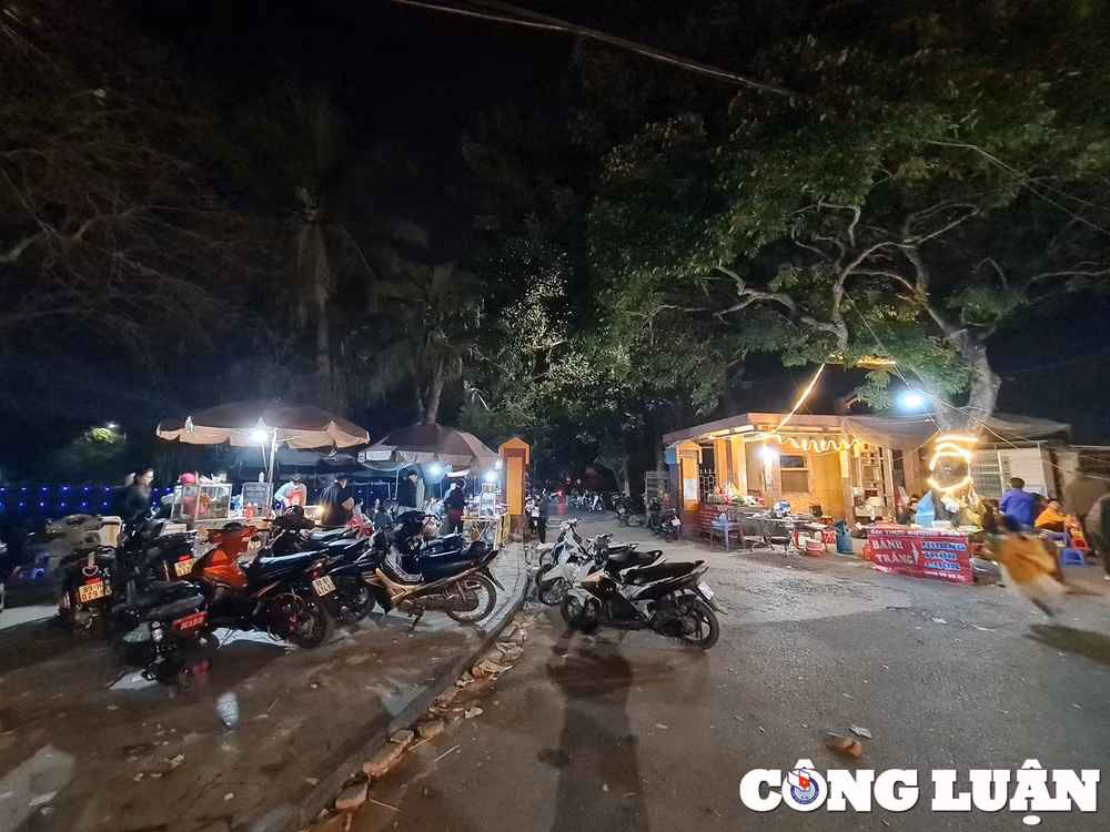 chinh quyen tao dieu kien to chuc trong giu xe thu phi trai quy dinh quanh den tran den mau hinh 7