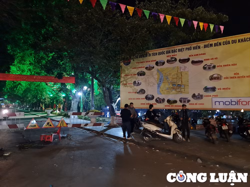 chinh quyen tao dieu kien to chuc trong giu xe thu phi trai quy dinh quanh den tran den mau hinh 3