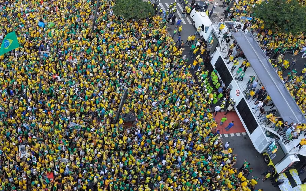 cuu tong thong brazil bolsonaro tap hop nguoi ung ho de the hien suc manh hinh 1