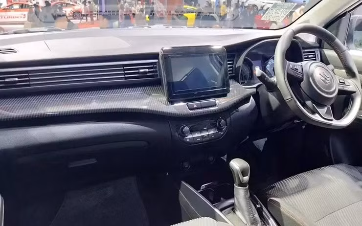 suzuki ertiga cruise hybrid trinh lang gia tu 450 trieu dong hinh 3