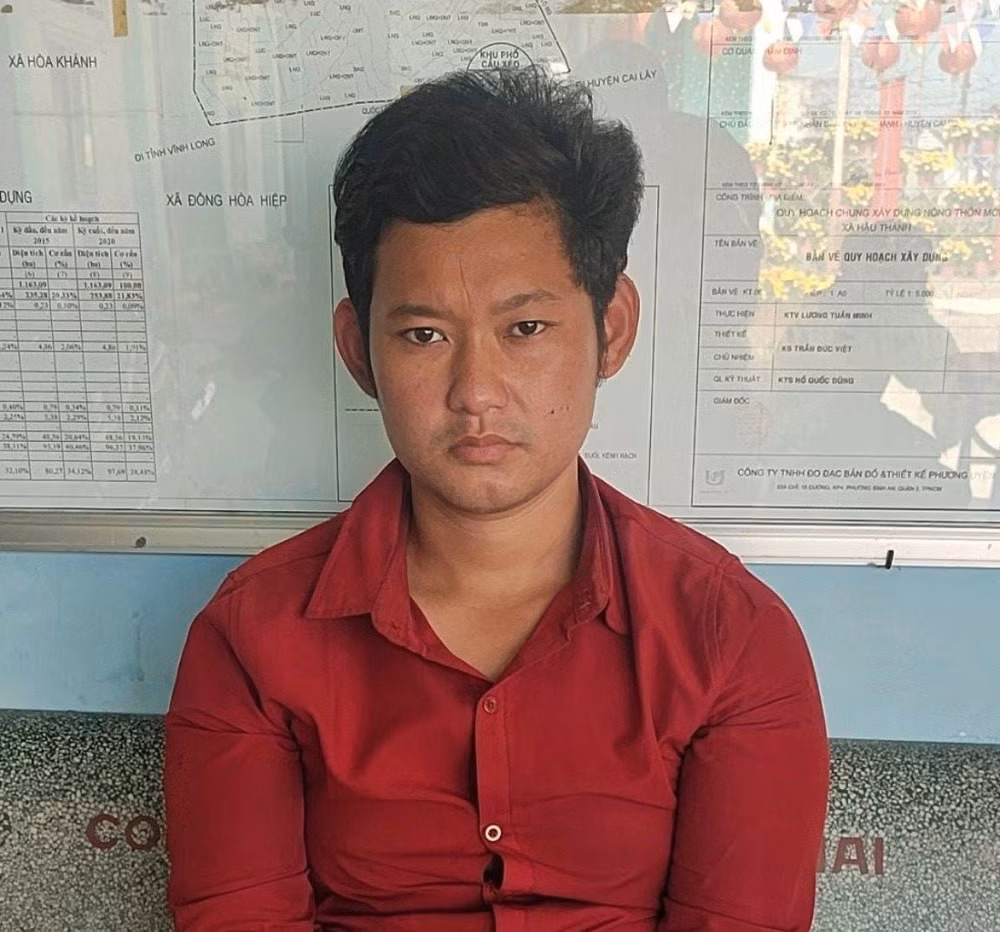 bat tam giam doi tuong ngao da nem be trai 3 tuoi xuong song o tien giang hinh 1