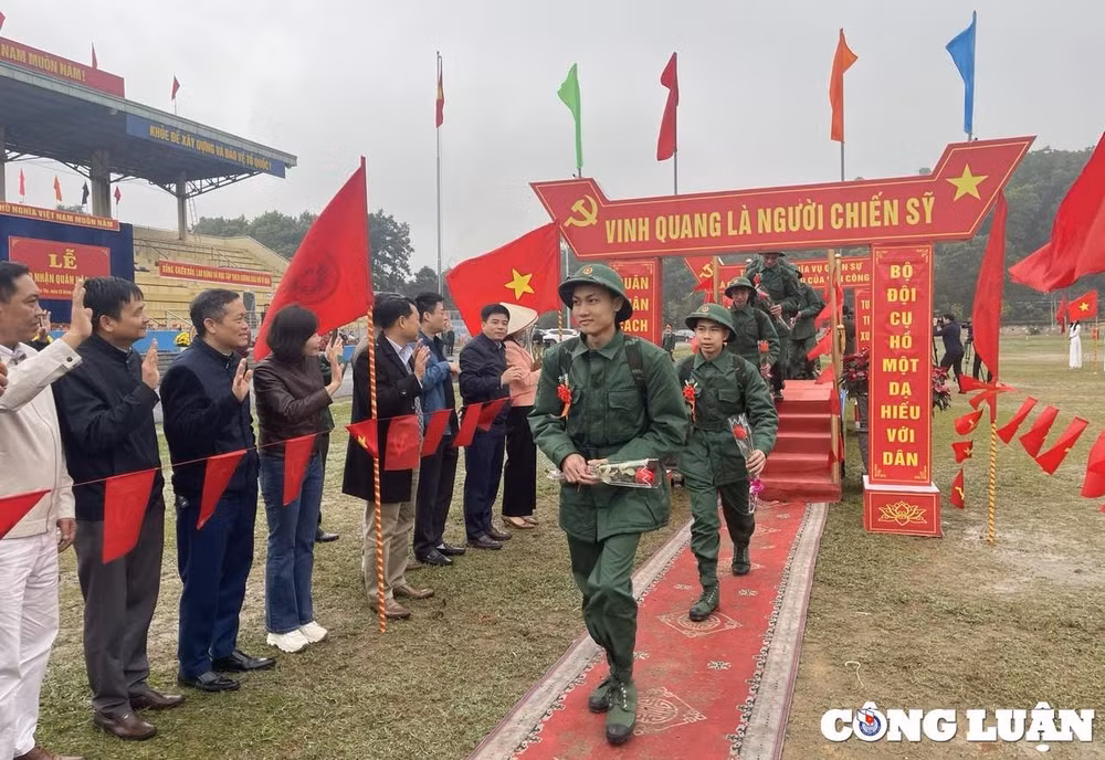 phu tho gan 2000 tan binh len duong nhap ngu tham gia nghia vu hinh 1