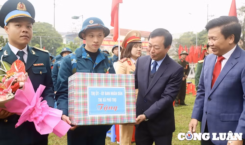 phu tho gan 2000 tan binh len duong nhap ngu tham gia nghia vu hinh 2