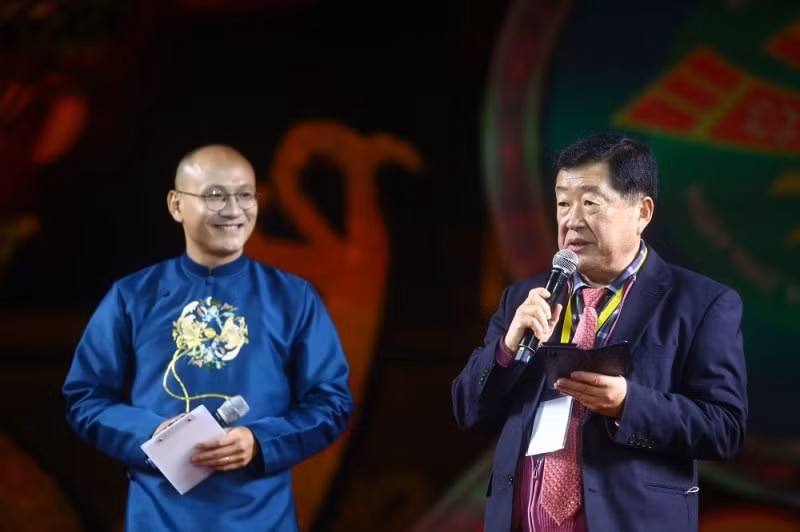 cac nha tho hay cung cat len ban hoa am dat nuoc hinh 1