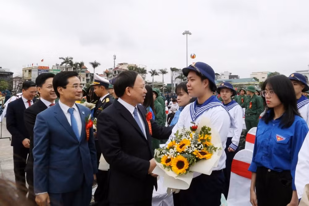 quang ninh hon 2100 thanh nien uu tu phan khoi len duong nhap ngu hinh 2