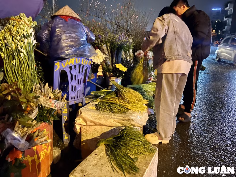 ram thang gieng cho hoa quang an dat khach tu nua dem hinh 11