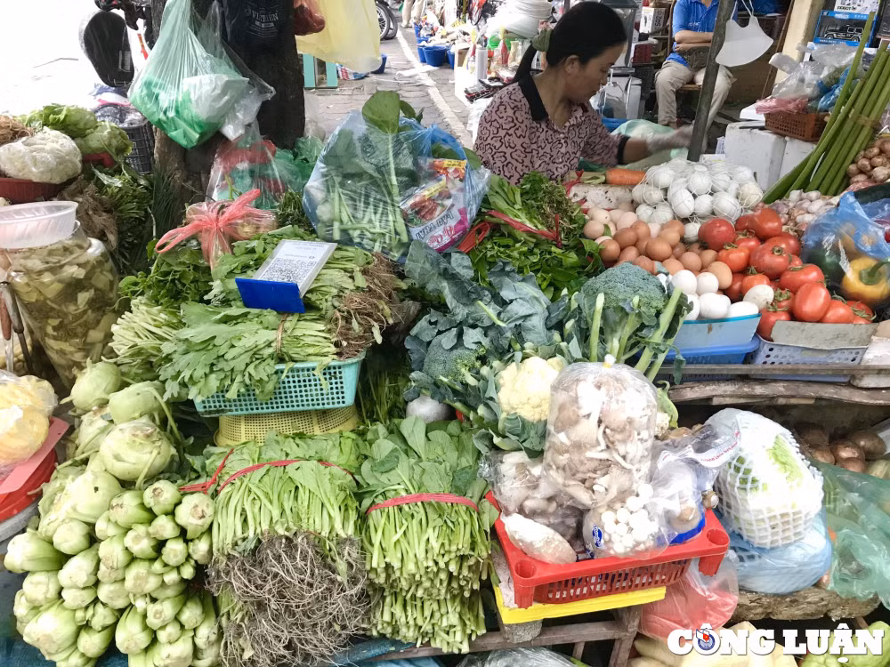 thi truong ram thang gieng hang hoa doi dao trau cau tang gia hinh 1