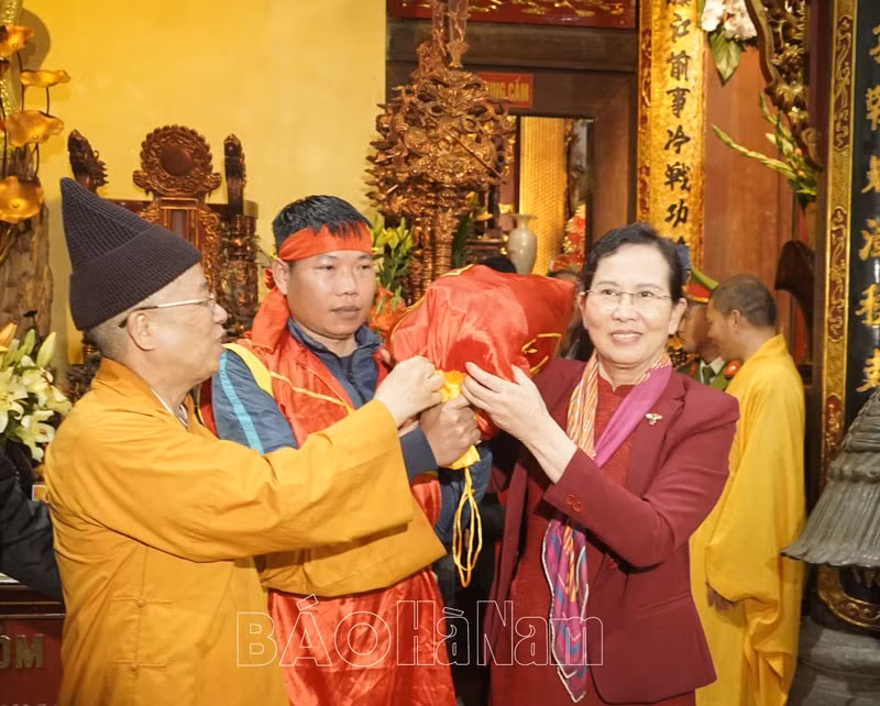 le phat luong duc thanh tran tai den tran thuong xuan giap thin 2024 hinh 1