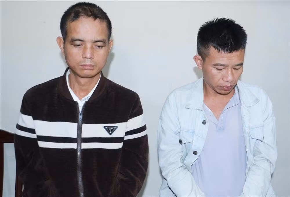 bat 2 doi tuong trong duong day ma tuy tai nghe an thu giu 15 banh heroin hinh 1
